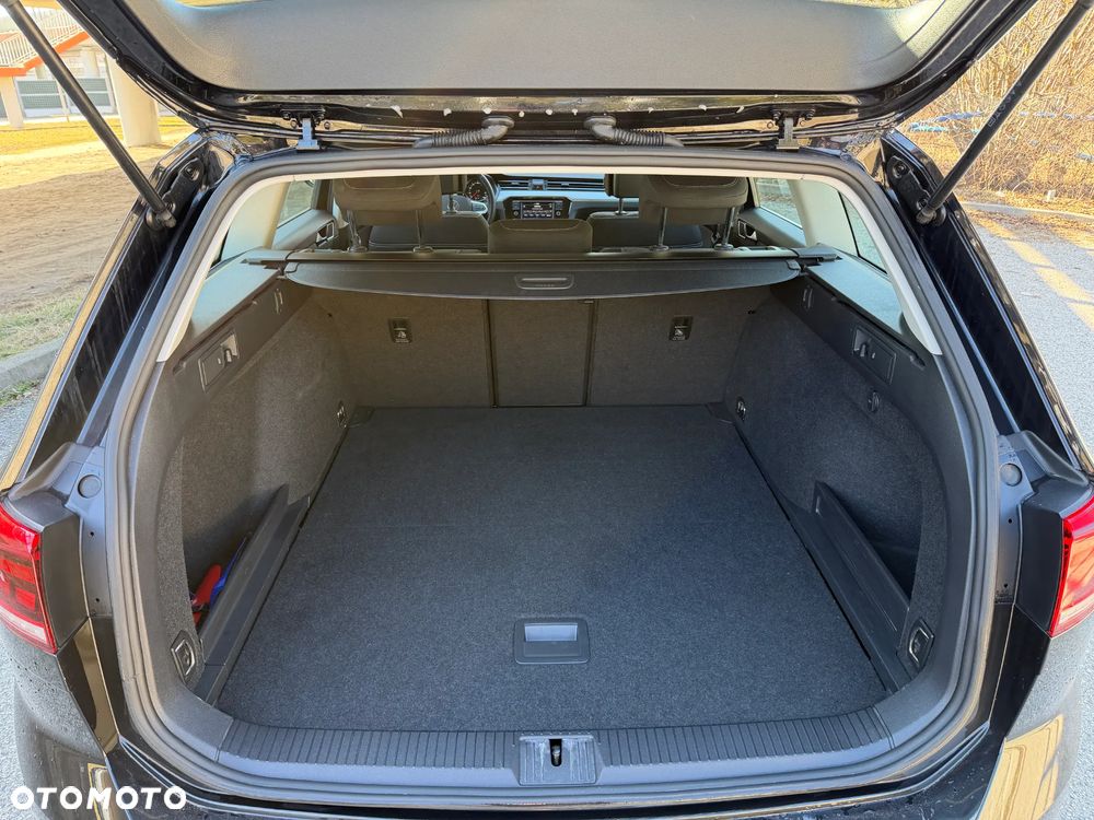 Volkswagen Passat 1.5 TSI EVO Business - 36