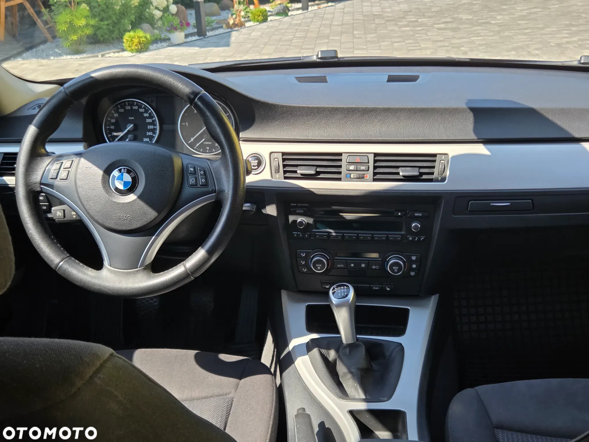 BMW Seria 3 318d - 11
