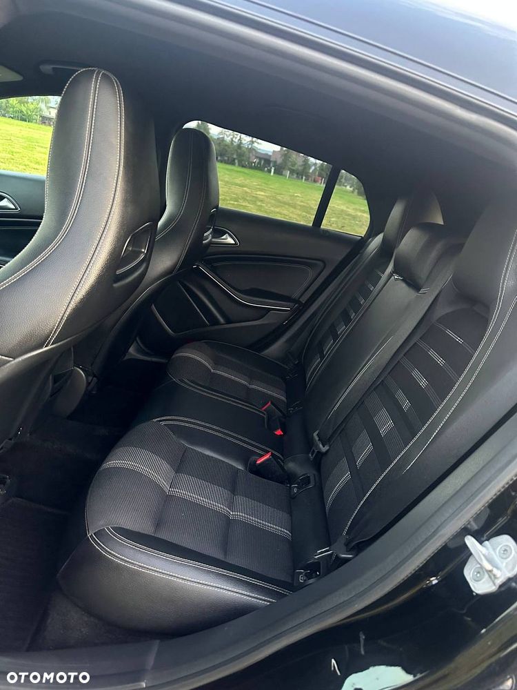 Mercedes-Benz CLA 180 7G-DCT Edition 1 - 14
