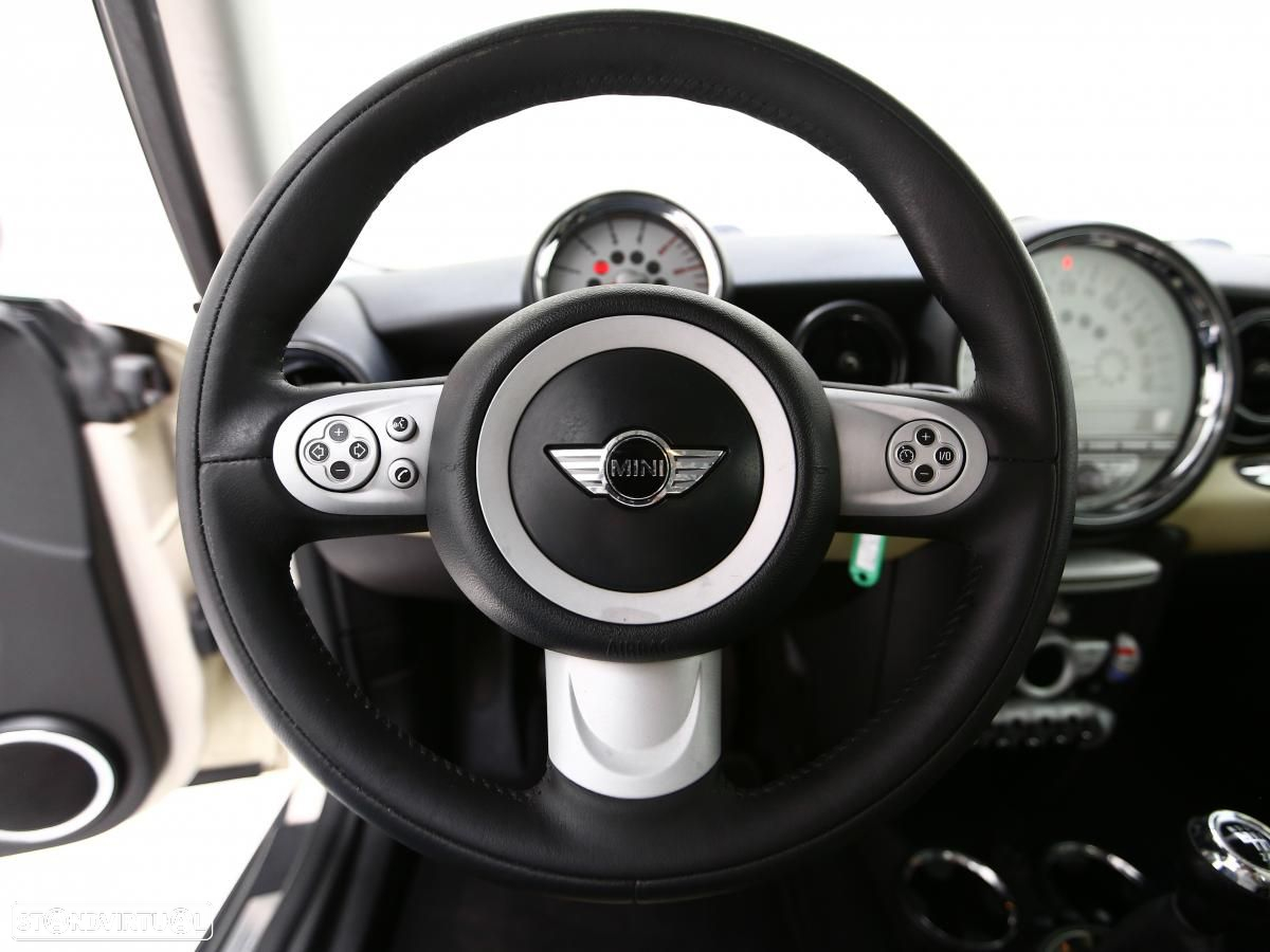 MINI 3 Portas Cooper D - 16