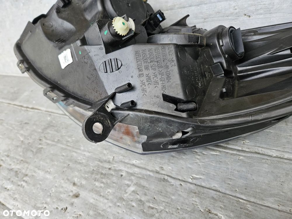 Clio IV lampa prawa przód - 5