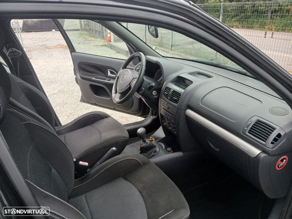 Renault Clio 1.2 16V Dynamique S - 2