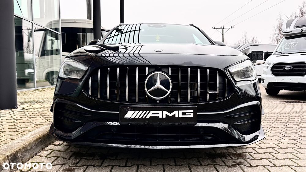 Mercedes-Benz GLA - 16