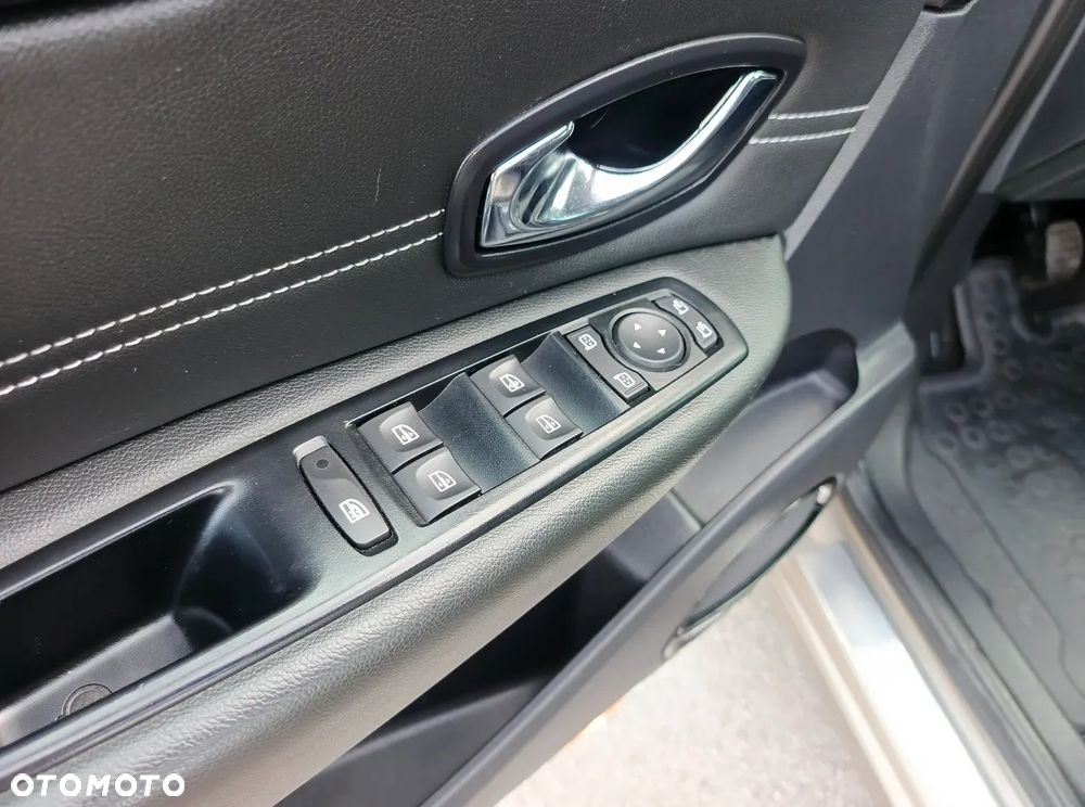 Renault Scenic Energy dCi 130 Euro 6 S&S Xmod Bose Edition - 31