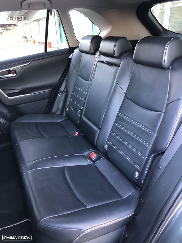 Toyota RAV4 2.5 HDF Exclusive P.Luxury - 24