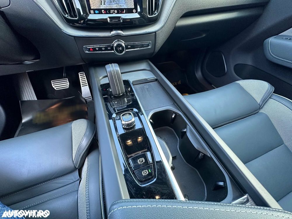 Volvo XC 60 T6 AWD Recharge Geartronic RDesign - 19