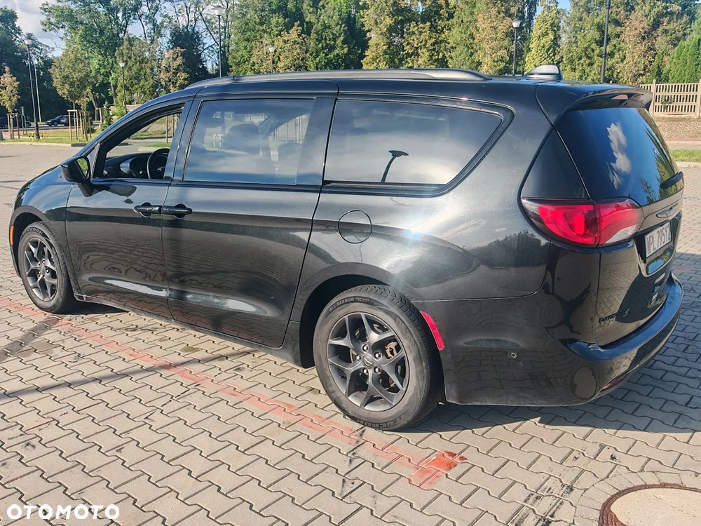 Chrysler Pacifica - 7