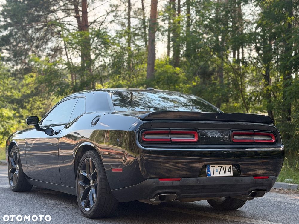 Dodge Challenger - 18