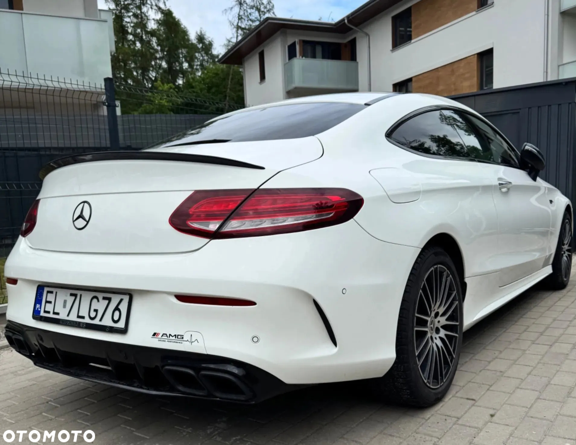 Mercedes-Benz Klasa C 300 Coupe 4Matic 9G-TRONIC AMG Line Plus - 3