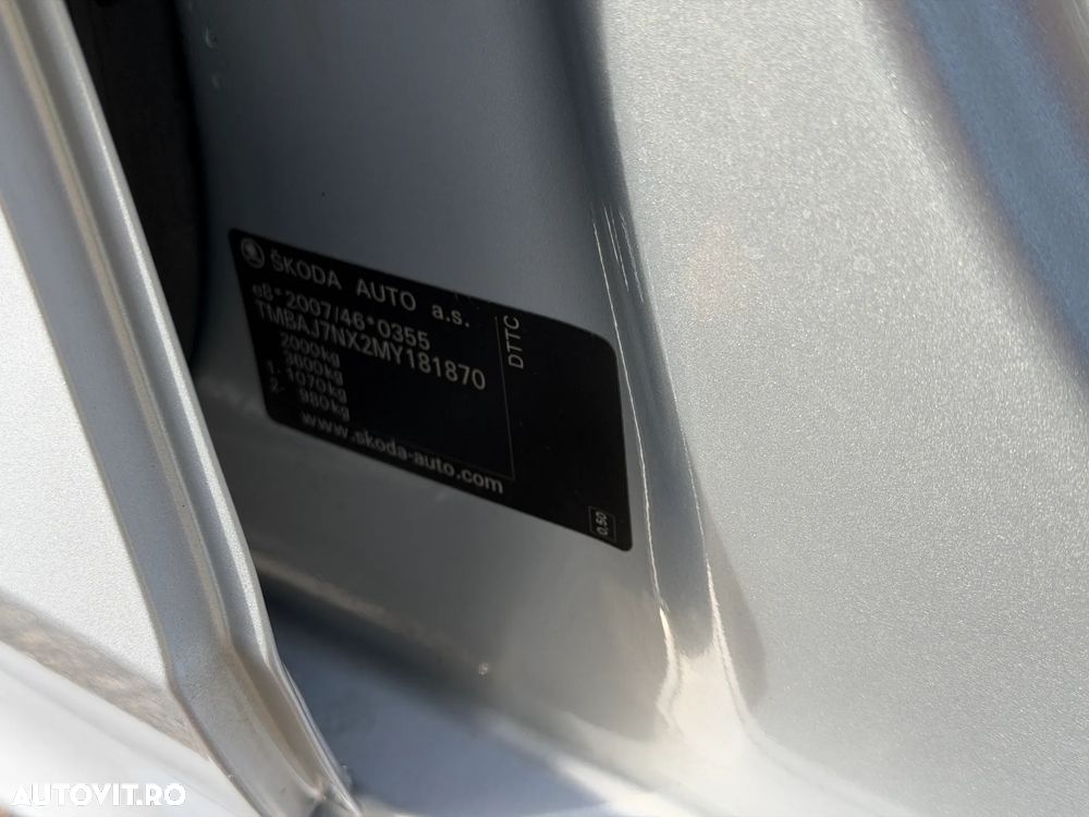 Skoda Octavia 2.0 TDI DSG Ambition - 10