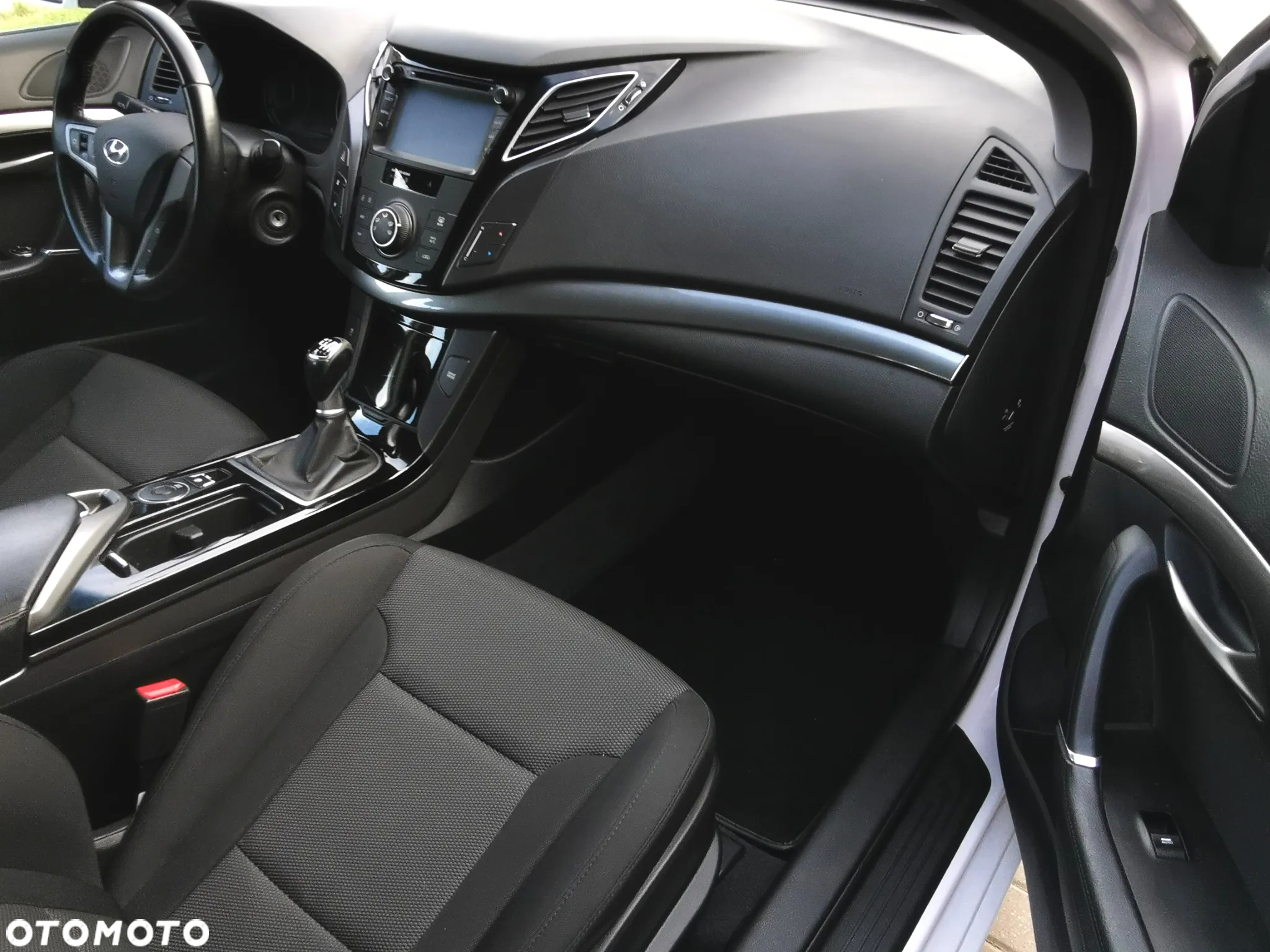 Hyundai i40 Kombi blue 1.6 Family - 22