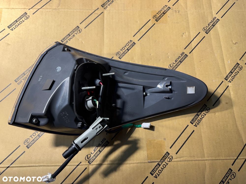 Lampa tylna lewa w karoserię Lexus RX450h 12-15r. - 2