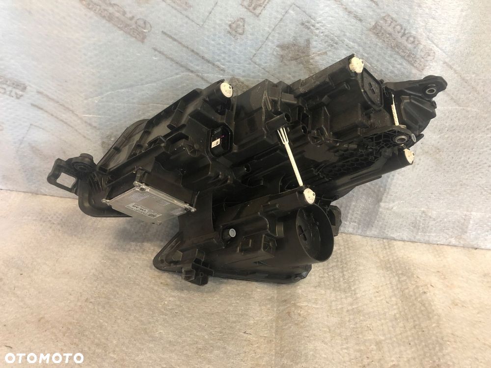 Skoda Kodiaq Lampa Reflektor prawy prawa full led nr.00 - 6