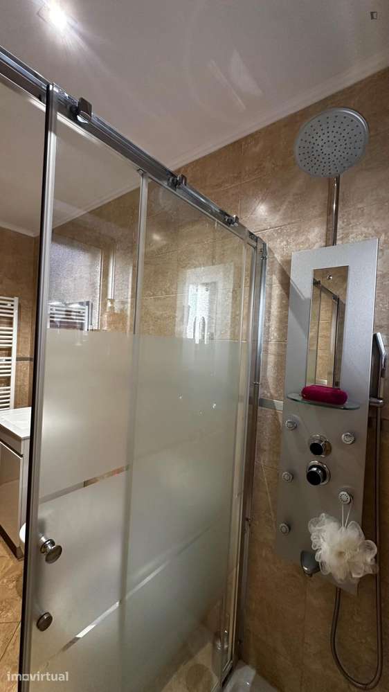Quarto - localizado em Valongo Porto - Grande imagem: 4/18