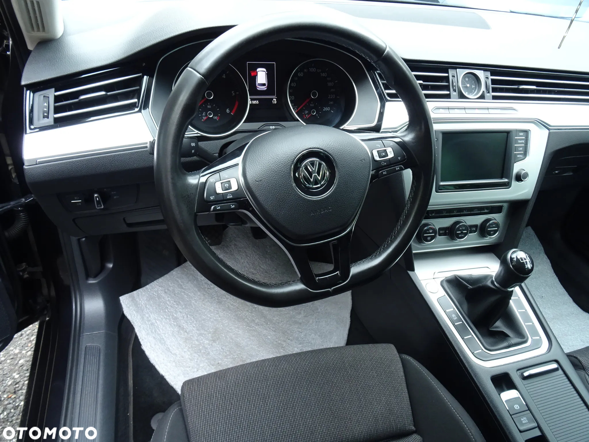 Volkswagen Passat Variant 1.6 TDI (BlueMotion Technology) Trendline - 27