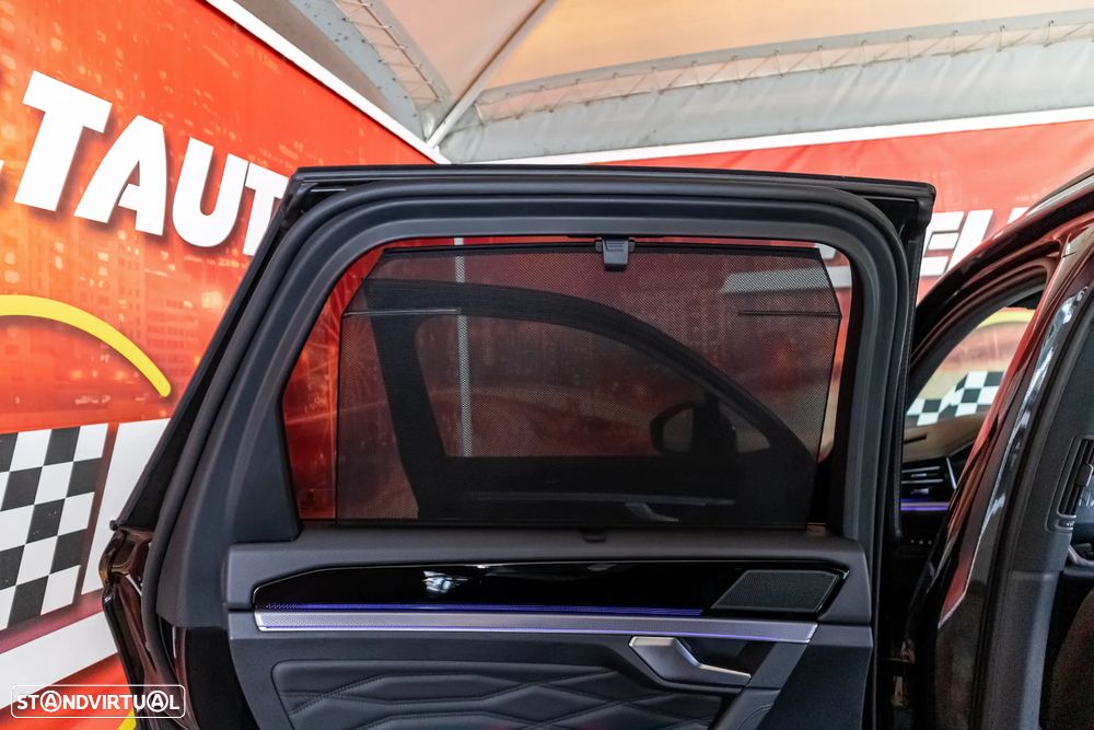 VW Touareg 3.0 TSI e-Hybrid R - 31