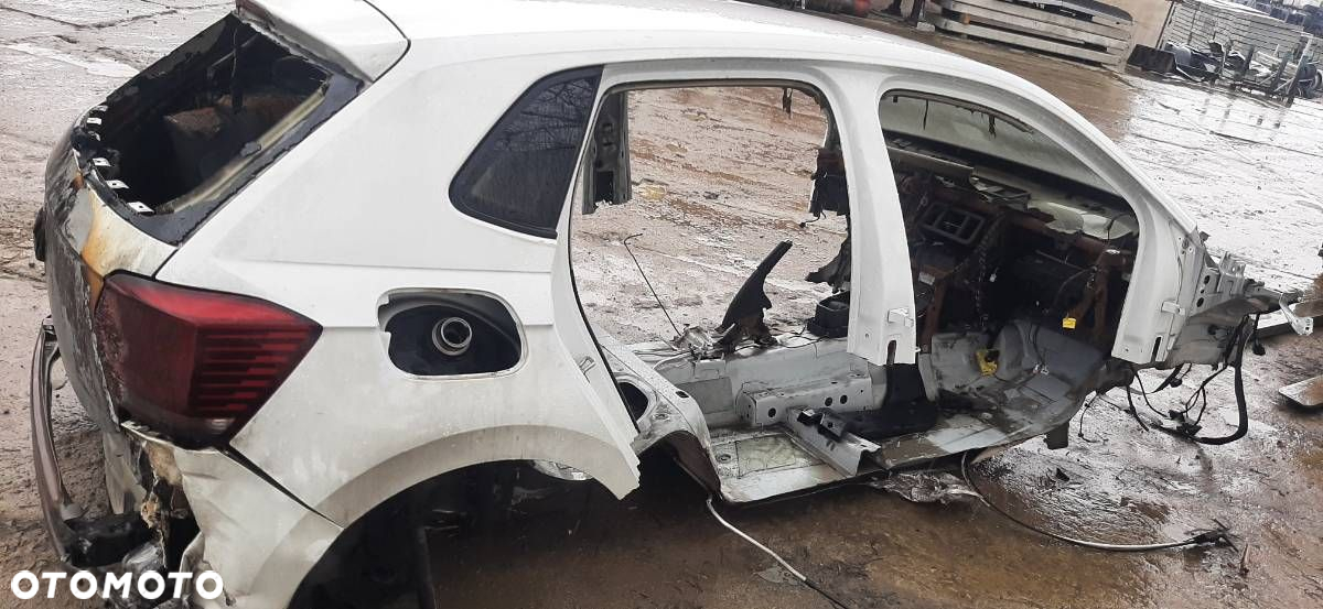 KAROSERIA ĆWIARTKA BŁOTNIK TYŁ PRAWY SŁUPKI PROGI PODŁUŻNICE DACH - 999.00 PLN - VW POLO VI - 3