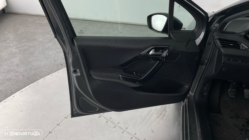 Peugeot 208 1.2 PureTech Active - 12