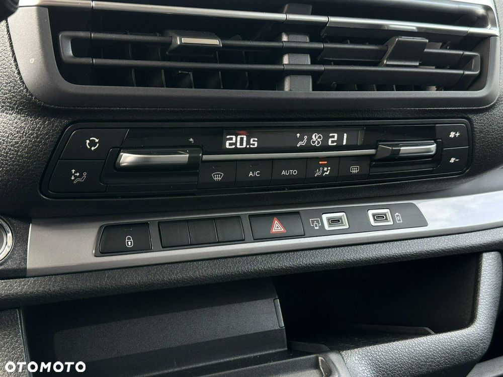 Peugeot Traveller - 28