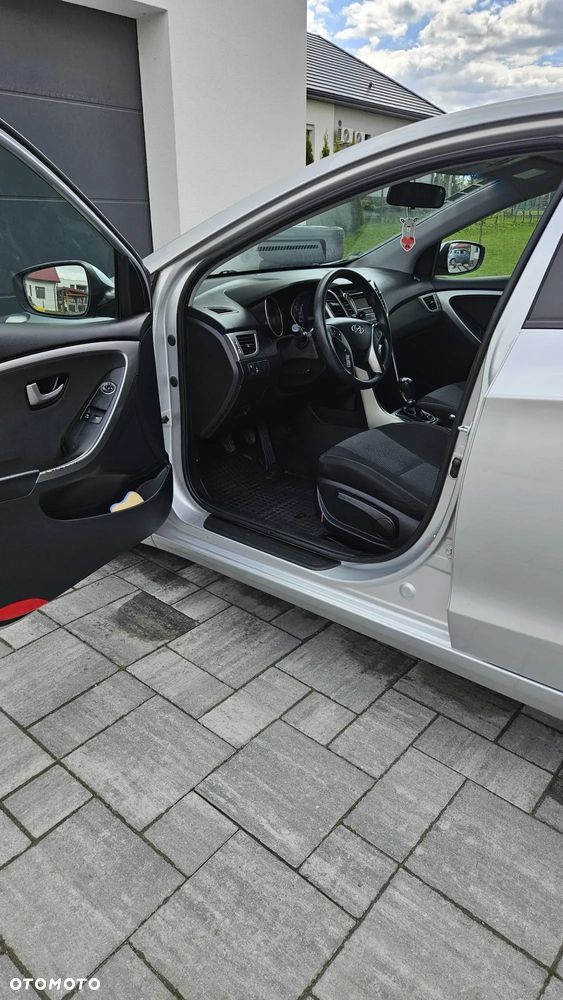 Hyundai i30 1.4 BlueDrive Comfort - 11