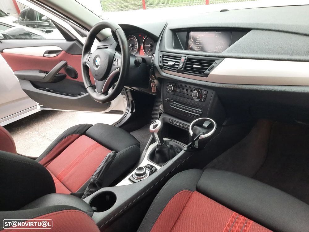 BMW X1 18 d xDrive Line Sport - 25