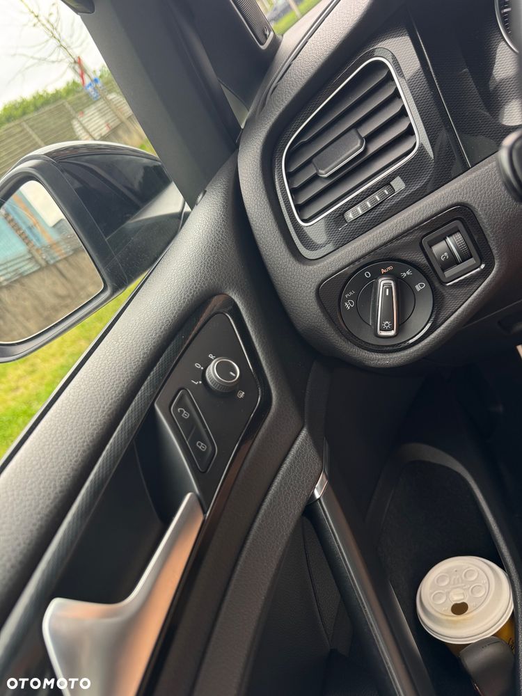 Volkswagen Golf - 15