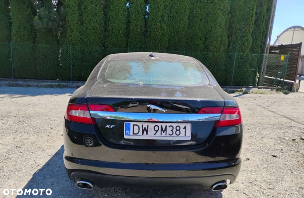 Jaguar XF - 24