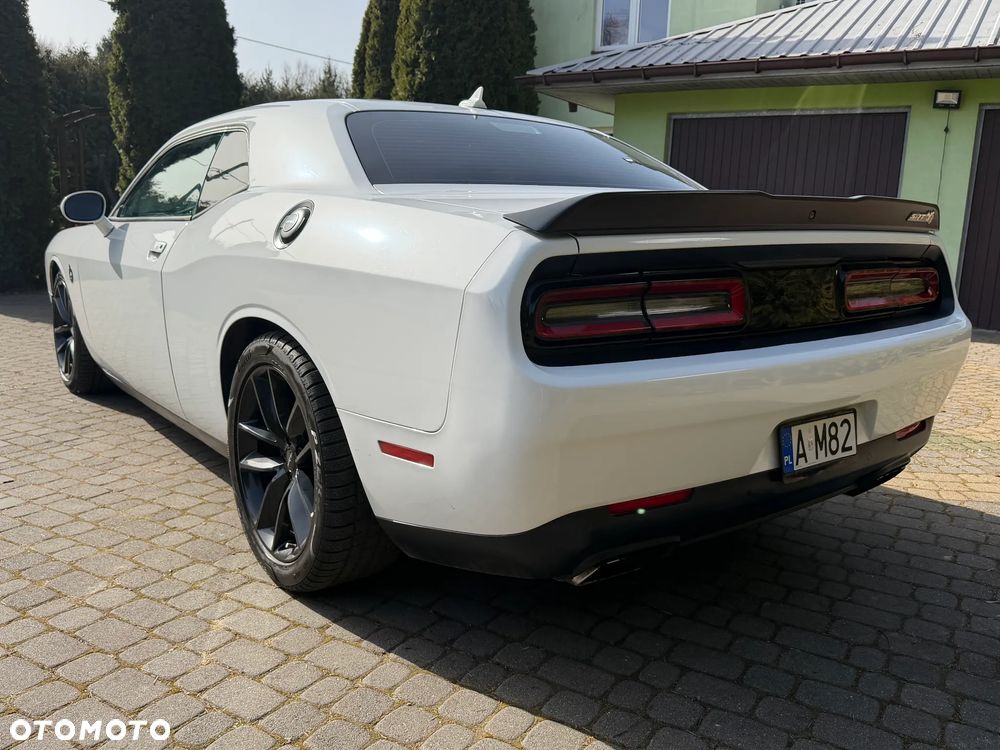 Dodge Challenger 6.4 Scat Pack - 5