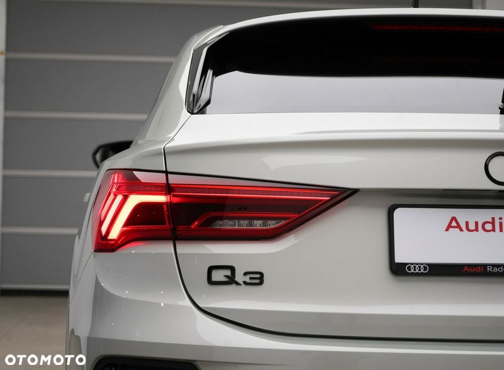 Audi Q3 Sportback - 9