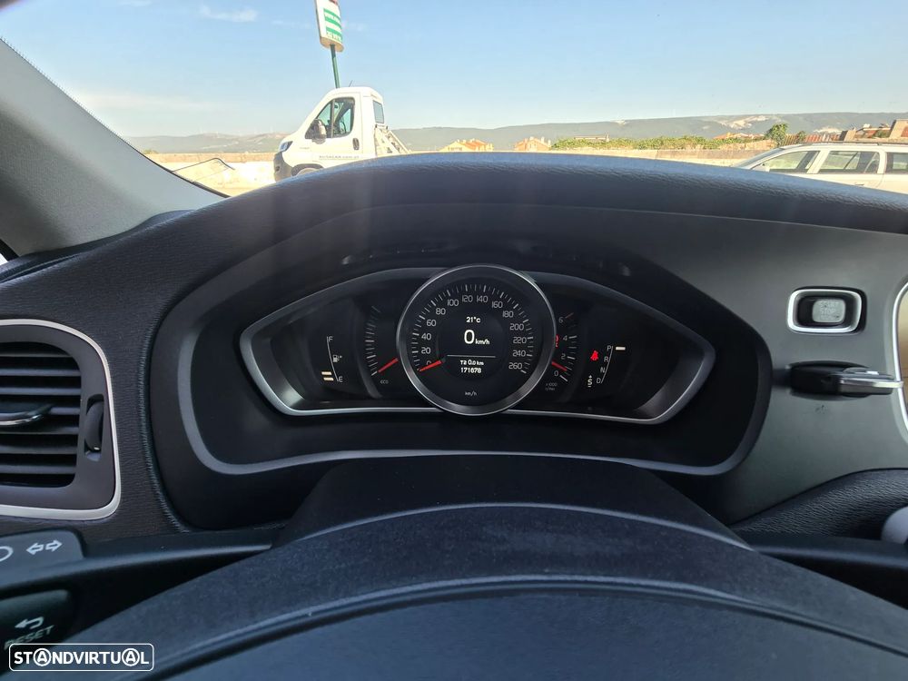 Volvo V40 D2 Powershift Momentum - 14