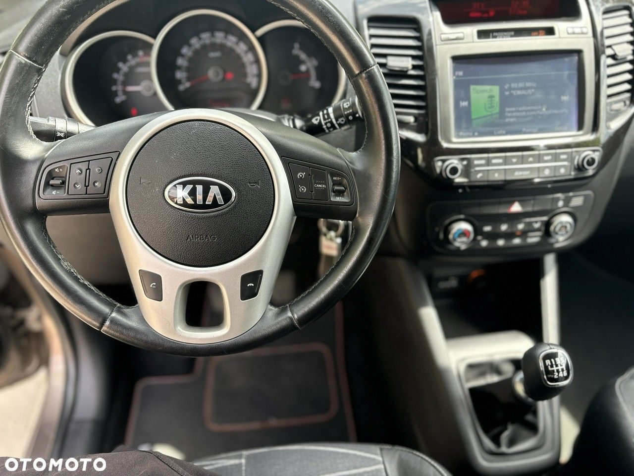 Kia Venga - 12