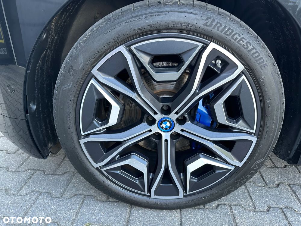 BMW iX xDrive40 76.6kWh Essence - 25