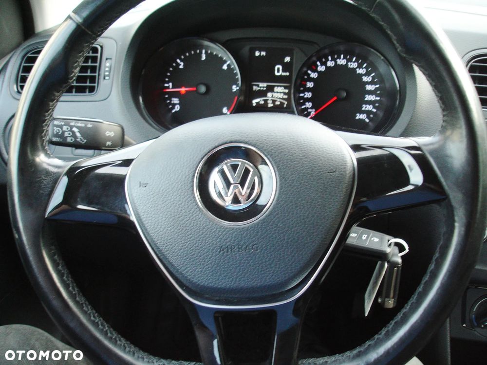 Volkswagen Polo 1.4 TDI BMT Comfortline - 21