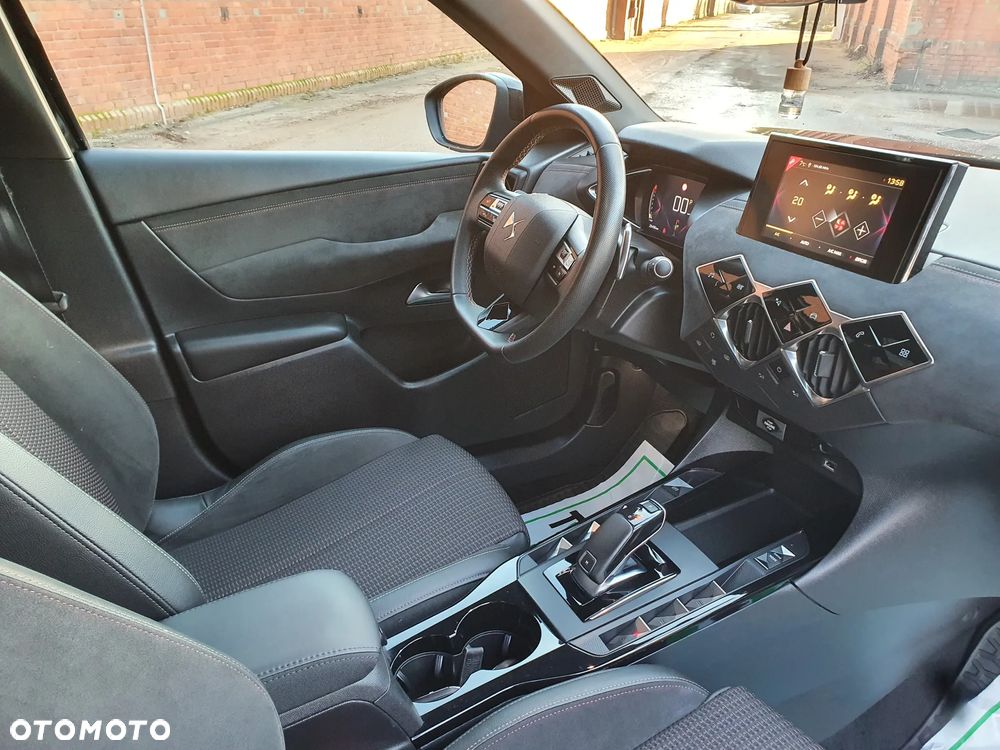 DS Automobiles DS 3 Crossback 1.2 PureTech Performance Line + - 9