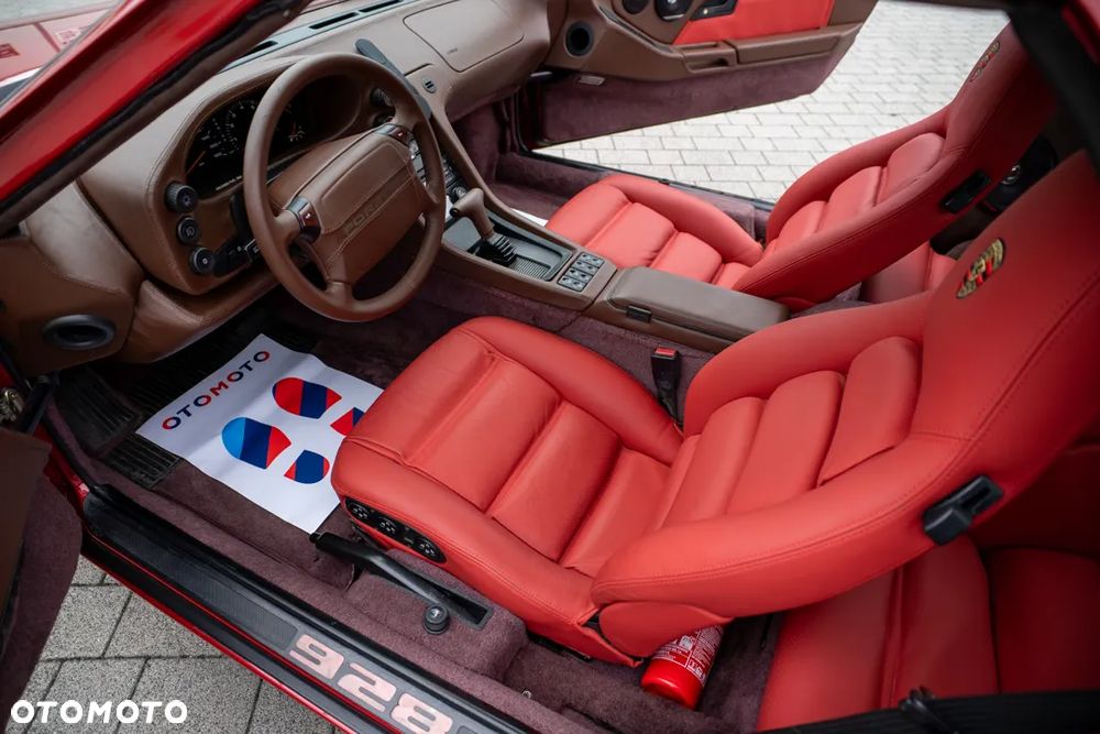 Porsche 928 S4 - 31