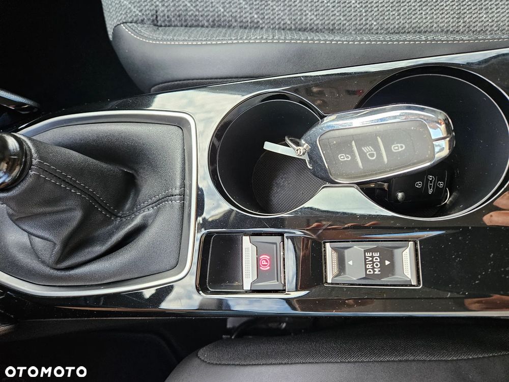 Peugeot 208 Benzin 100 Allure - 19