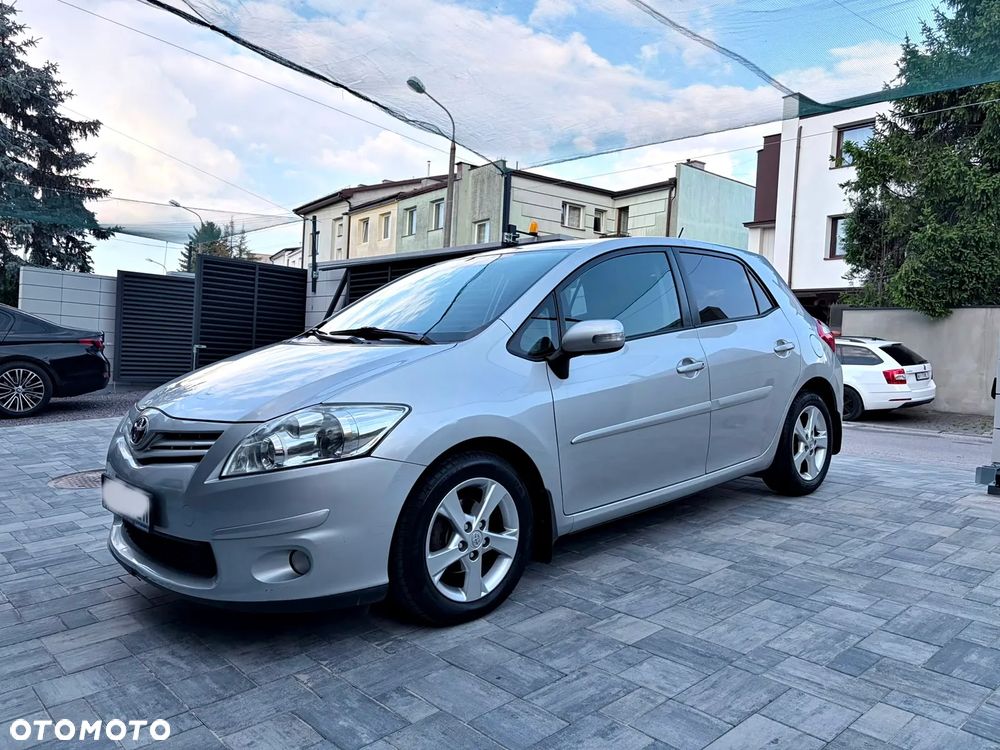 Toyota Auris 1.6 Premium Comfort - 2