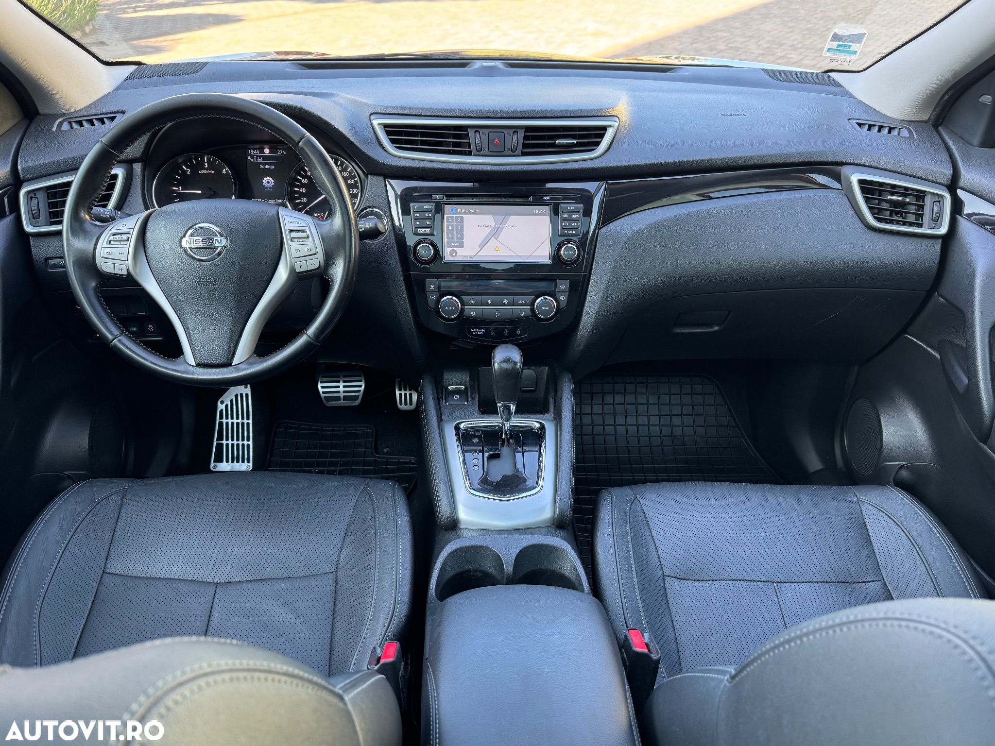 Nissan Qashqai 1.6 DCI Start/Stop X-TRONIC Tekna - 33