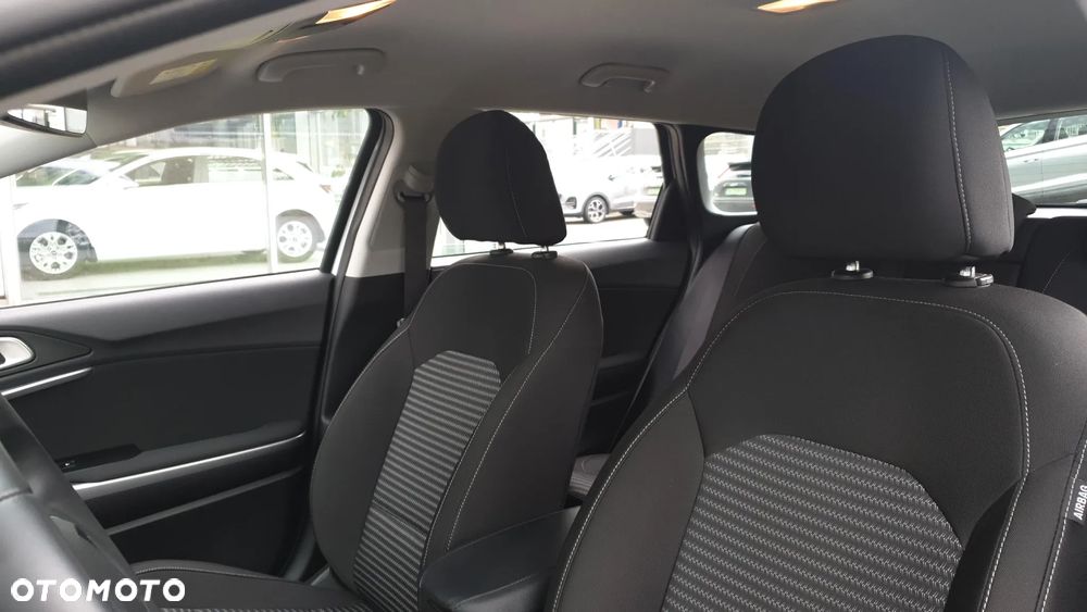 Kia Ceed 1.5 T-GDI M - 11