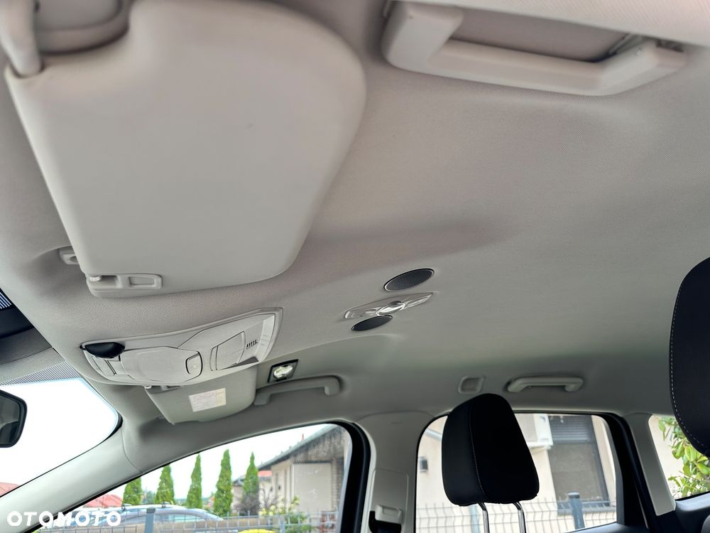 Ford Kuga - 12