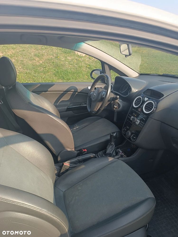 Opel Corsa 1.4 16V Limited Edition - 6