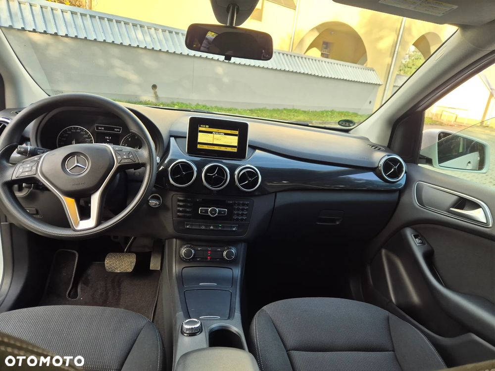 Mercedes-Benz Klasa B 180 7G-DCT Edition - 12