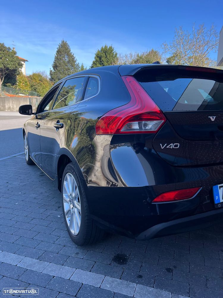 Volvo V40 D2 Momentum - 12