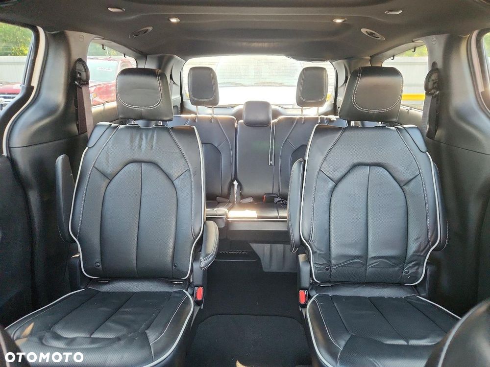 Chrysler Pacifica - 9