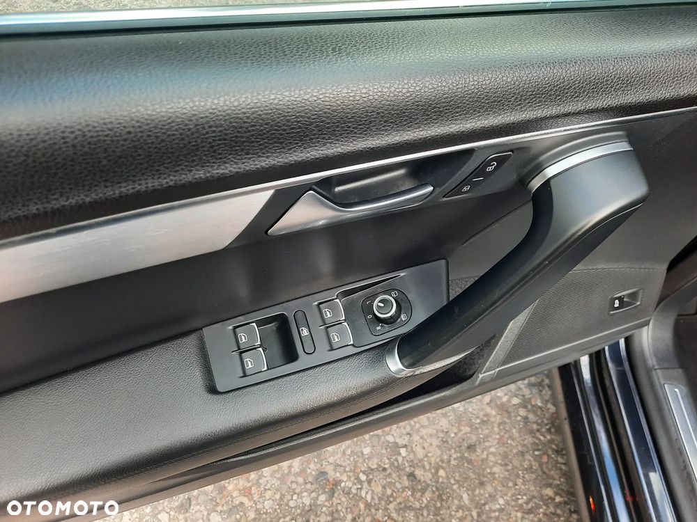 Volkswagen Passat 2.0 TDI Highline DSG - 37