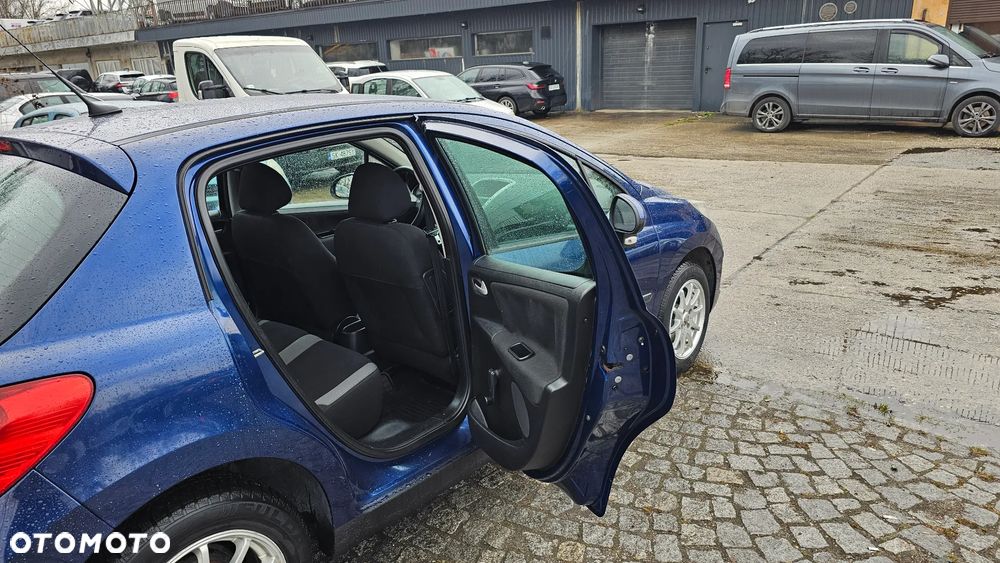 Peugeot 207 1.4 HDi Presence - 14