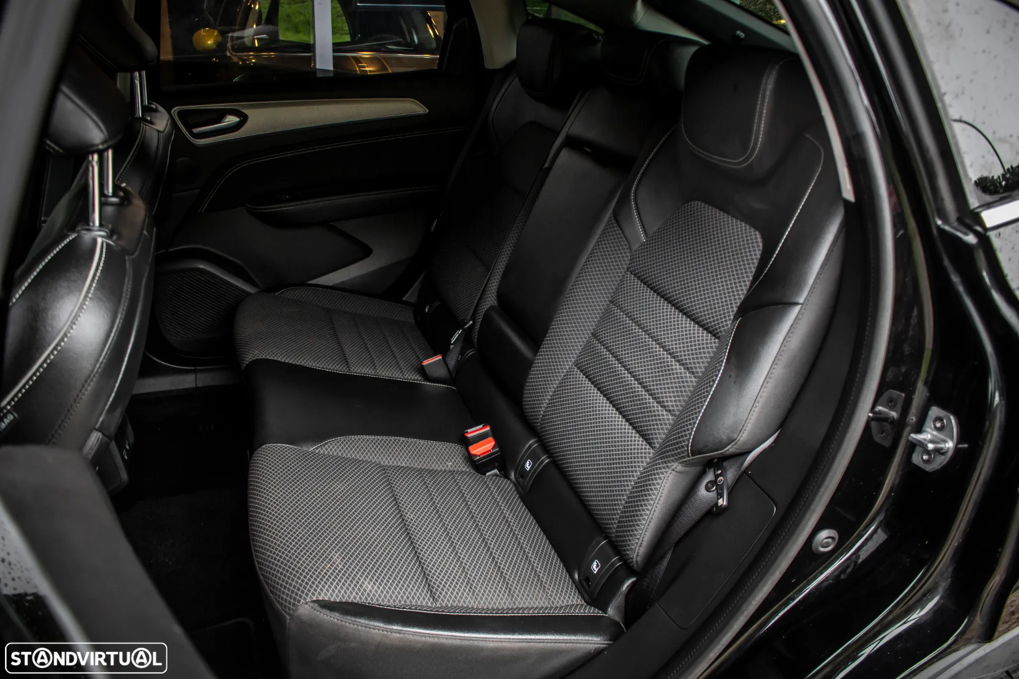 Renault Arkana 1.6 E-Tech Intens - 33