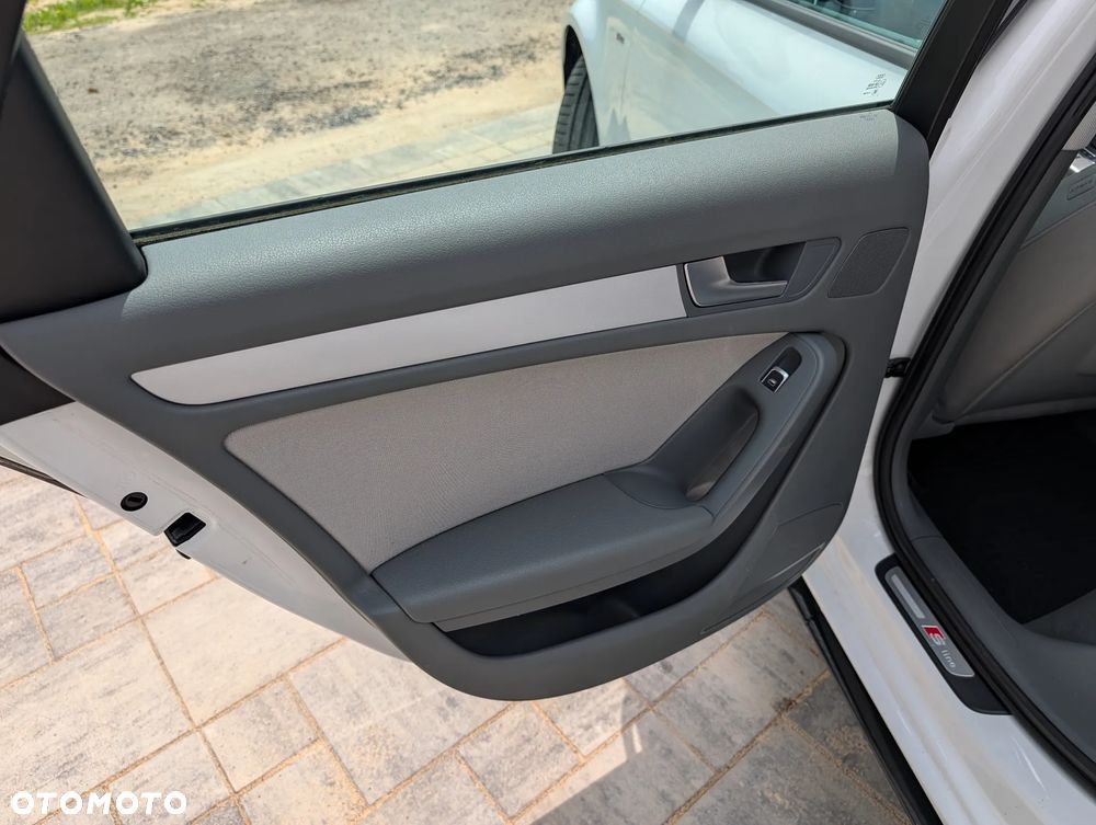 Audi A4 Avant 2.0 TDI DPF clean diesel multitronic S line Sportpaket - 19