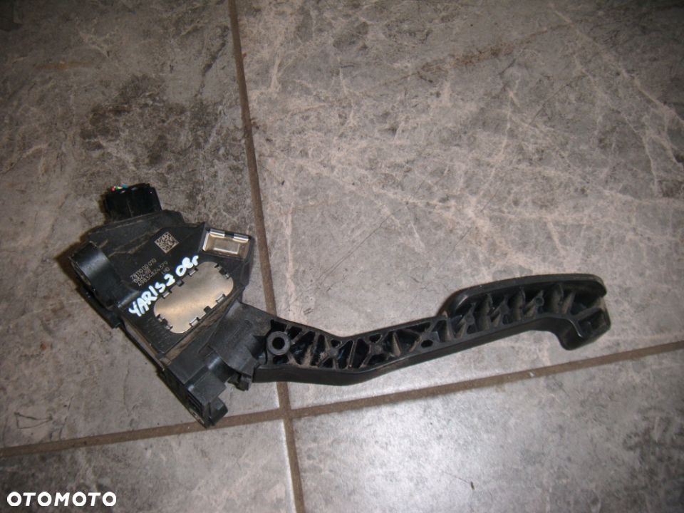 toyota yaris II 2 08r 1.0 potencjometr gazu 781100d010 - 1