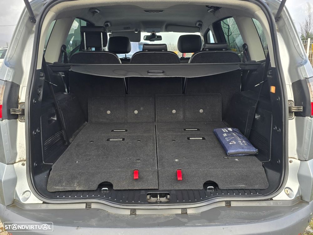 Ford S-Max 1.8 TDCi Titanium 7L - 8